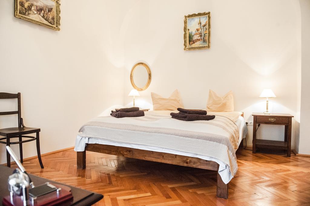 Brukenthal Central Apartments Nagyszeben Szoba fotó